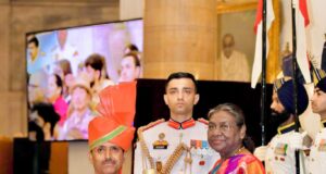 President confers Padma Shri to Dogri folk artist of Jammu region Romalo Ram
