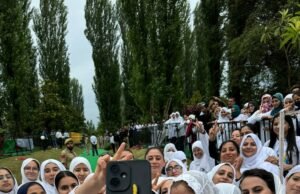 PM Modi participated in International #YogaDay 2024 celebrations at Dal Lake in Kashmir