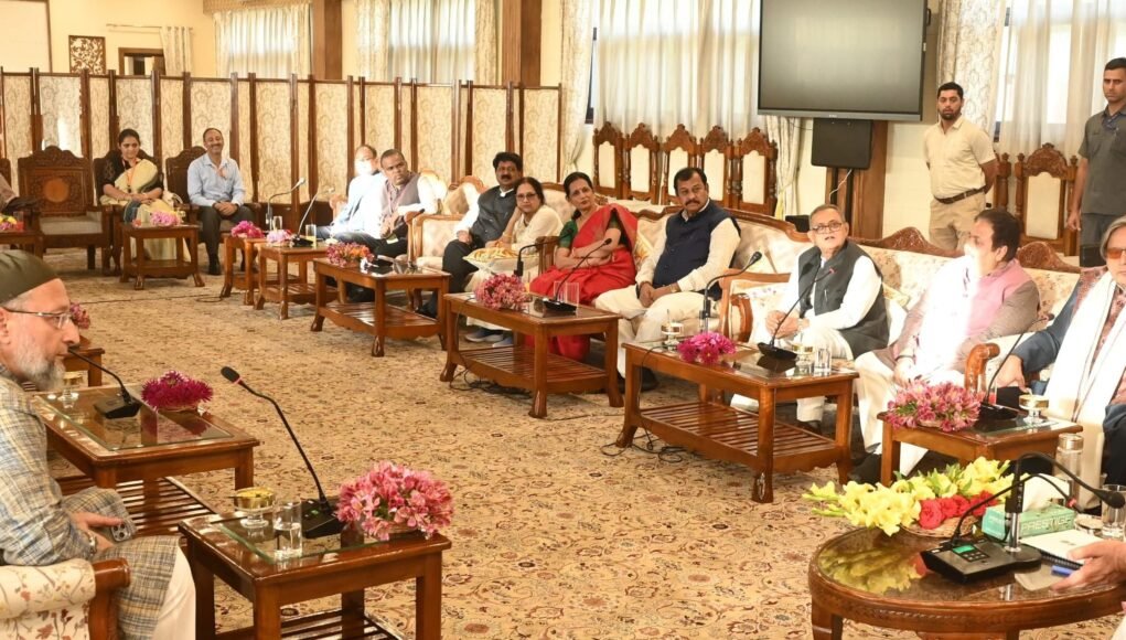 Parliamentary Standing Committee on External Affairs called on Lieutenant Governor Shri Manoj Sinha (1)