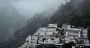 Shri Mata #VaishnoDevi Yatra Resumes via Traditional Track After Week-Long Suspension